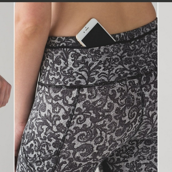 Lululemon Outrun 17" Crop Leggings - Picture 6 of 15